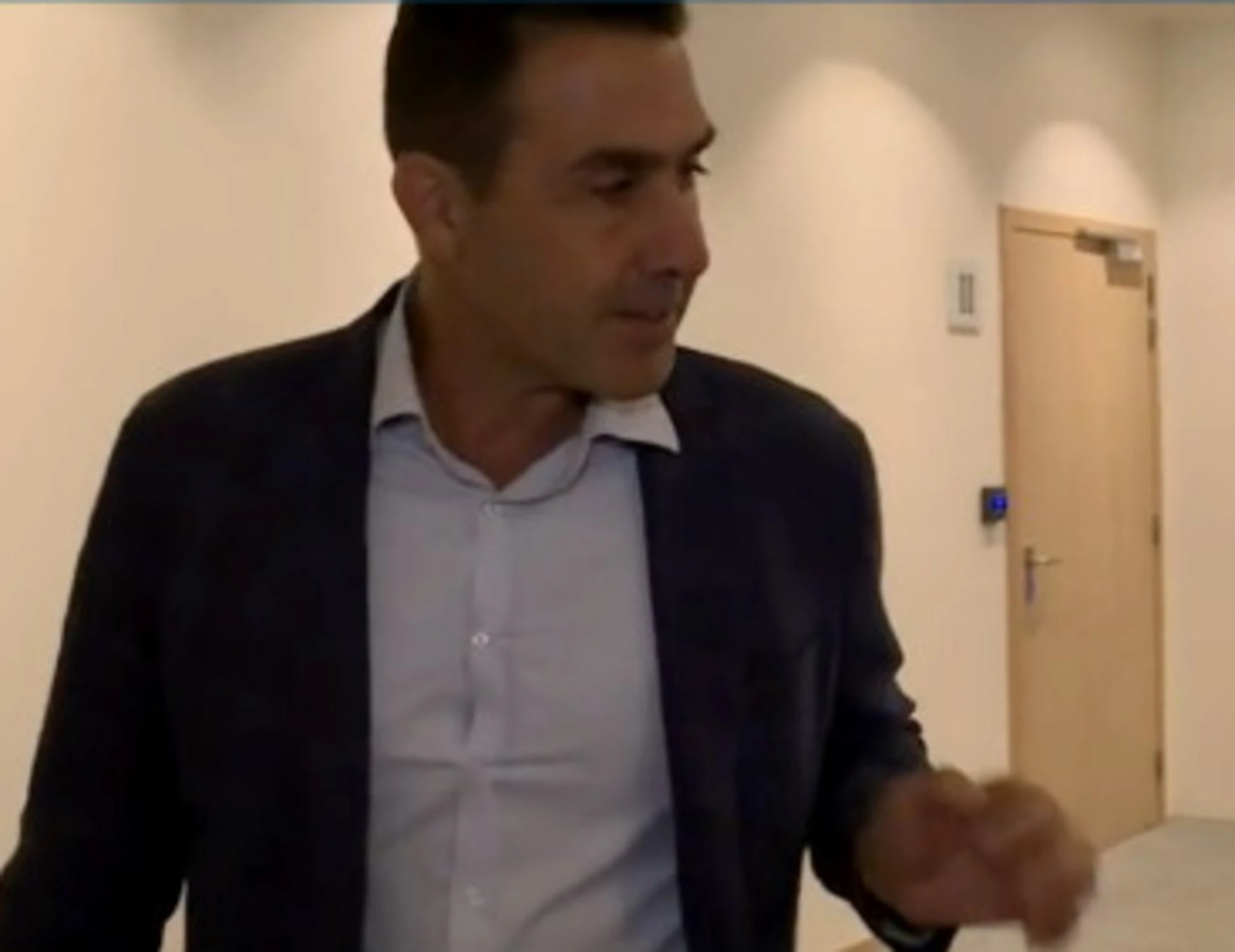 Vannacci sfotte Travaglio: "Ne aggiungiamo un altro. Prossimo, il mio intestino?"