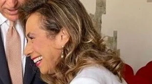 Cesara Buonamici, la foto rubata al suo matrimonio: clamoroso, come la sorprendono all'altare