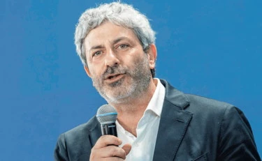 Roberto Fico si attacca alla Consulta per fermare l'Autonomia