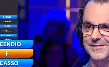 Reazione a Catena, "ha attaccato l'Inno? Sfregio all'Italia": si scatena un pandemonio