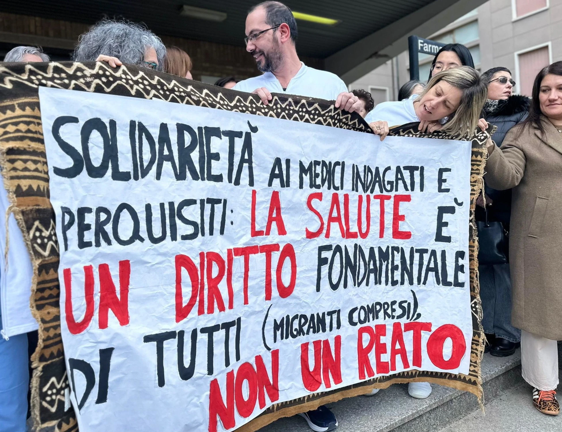 Certificati anti-cpr, il Pd in piazza coi medici: "Solidarietà e vicinanza"