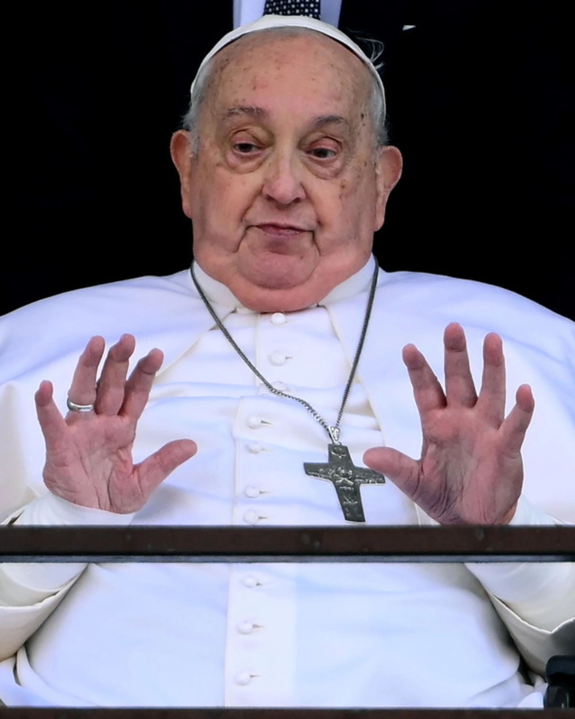 Papa Francesco è morto: reazioni, riti, il mondo in lutto - La diretta