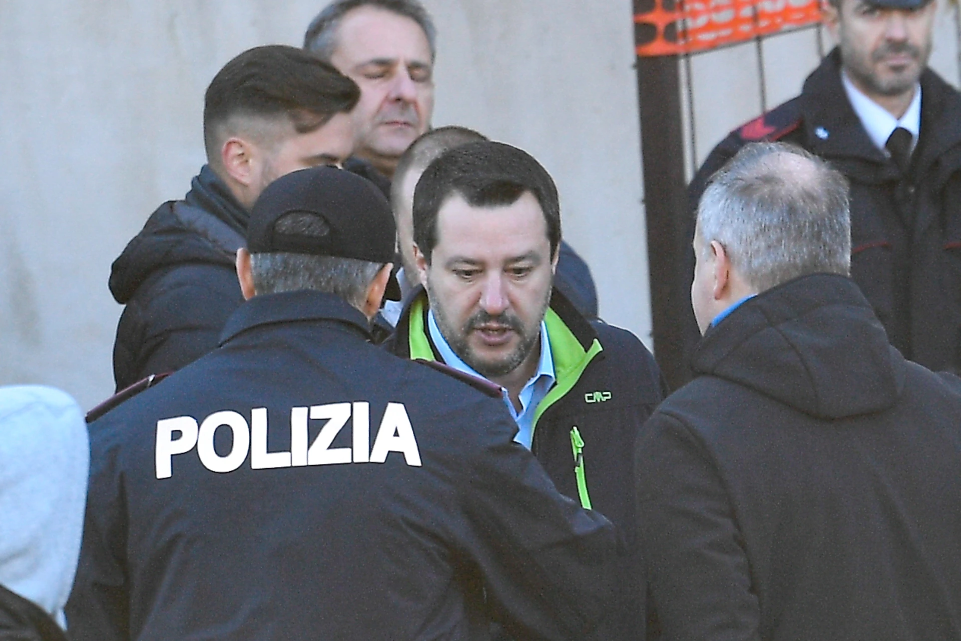 Matteo Salvini, rapinato l'ex suocero del ministro leghista: furto brutale, un bottino enorme
