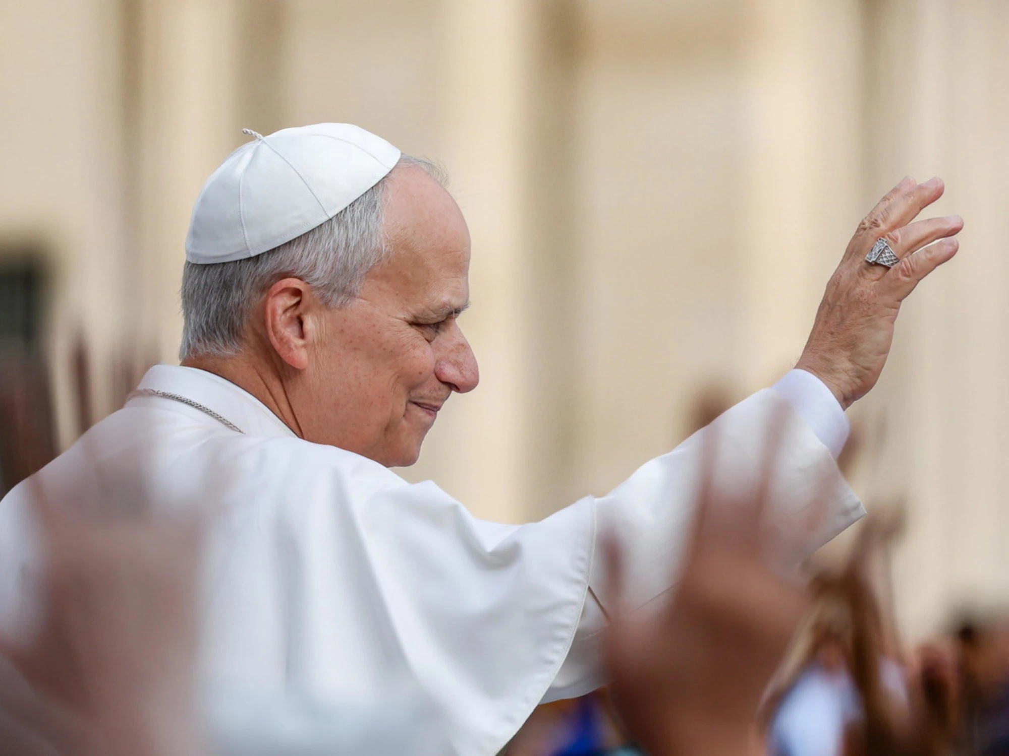 Leone XIV, terminato l'intervento: "Concluso positivamente, il Papa è già in stanza"