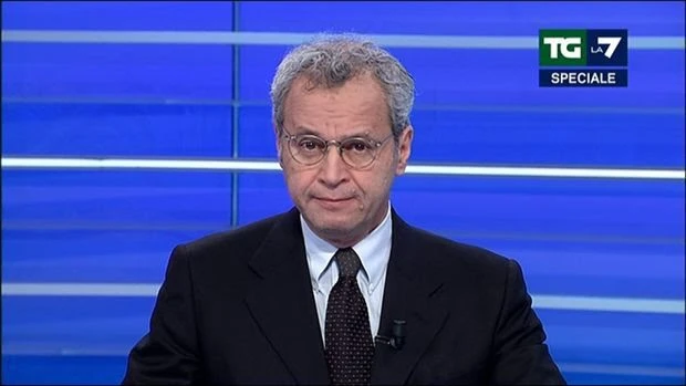 Barbara D'Urso, Enrico Mentana sfotte Di Maio e Salvini: "Da lei? Situazione grave ma non seria"