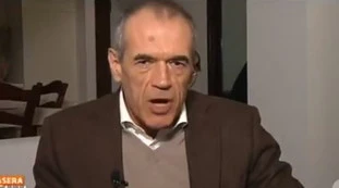 Stasera Italia, Cottarelli contro Conte: "Non spiega le regole, mi sento suddito e non cittadino"