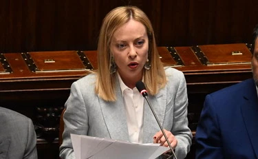 Giorgia Meloni spiana la sinistra: "Non perché conto io, ma perché siamo l'Italia"
