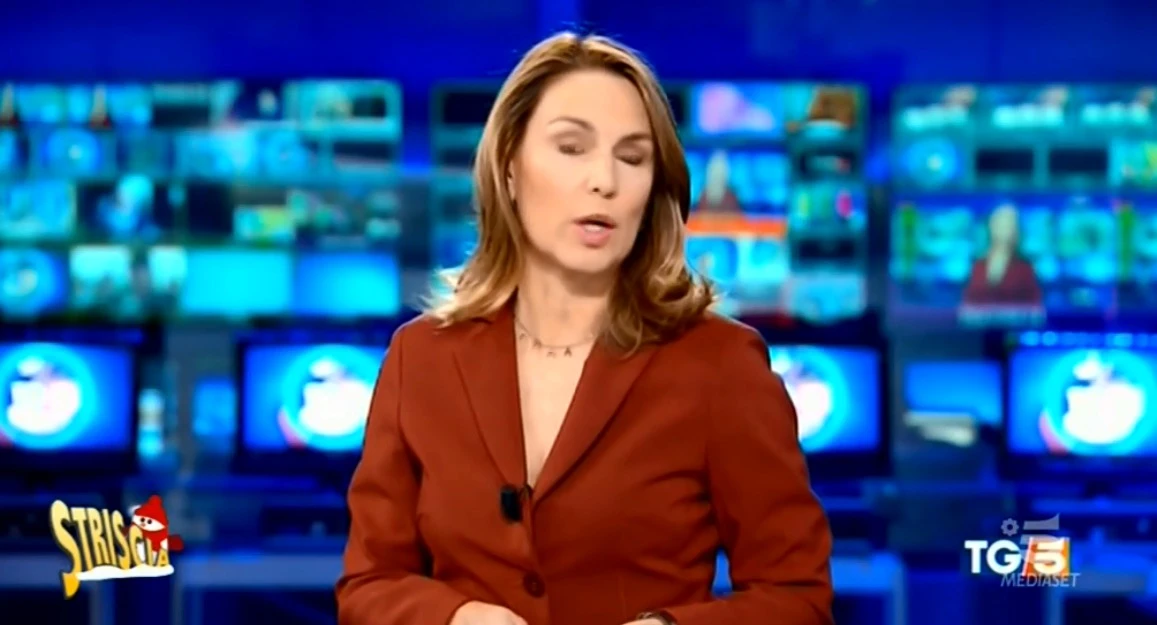 Striscia la Notizia, gaffe al Tg5 e la demolizione di Matteo Renzi: "Leader bollito a capo di un partitino"