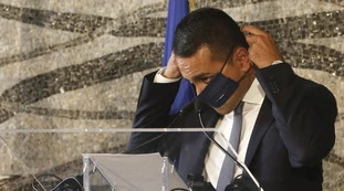 Luigi Di Maio, l'indizio che spaventaConte: la corrente parlamentare che risponde al ministro (per far cadere il governo)