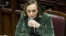 Immigrazione, la strategia di Mario Draghi inguaia Salvini: "Tutto in mano a Luciana Lamorgese e Palazzo Chigi"
