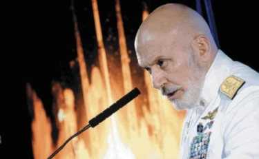 L'ammiraglio gioca alla guerra