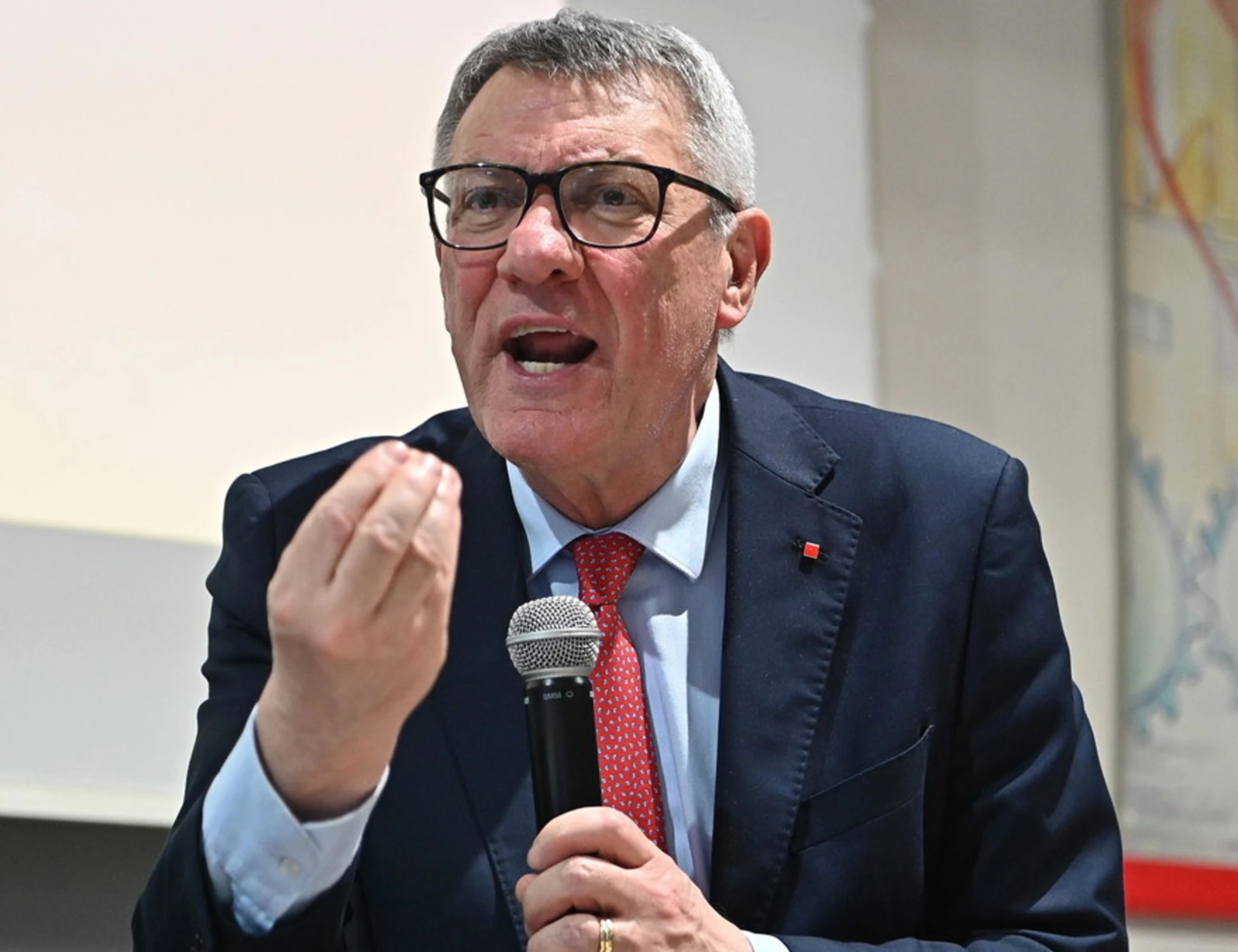 Maurizio Landini, lo sfregio a Giorgia Meloni: "Non gliene fott*** nulla"