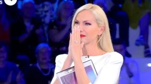 Mediaset, ribaltone a Capodanno: “Covid e budget, salta Federica Panicucci”, chi tappa il buco