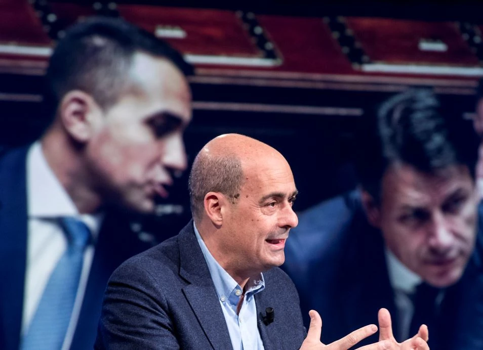 Luigi Di Maio, telefonata a Nicola Zingaretti: "Giuseppe Conte premier". La trattativa si arena sulle poltrone