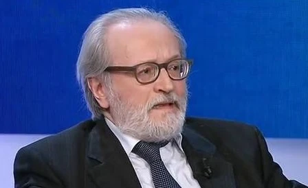 Paolo Becchi scatenato: "Juncker sbronzo, Macron in psichiatria. Dei malati di mente"