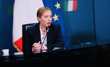Ucraina, Macron: "Esercitazioni militari dei Volenterosi a ottobre". L'Italia non ci sarà
