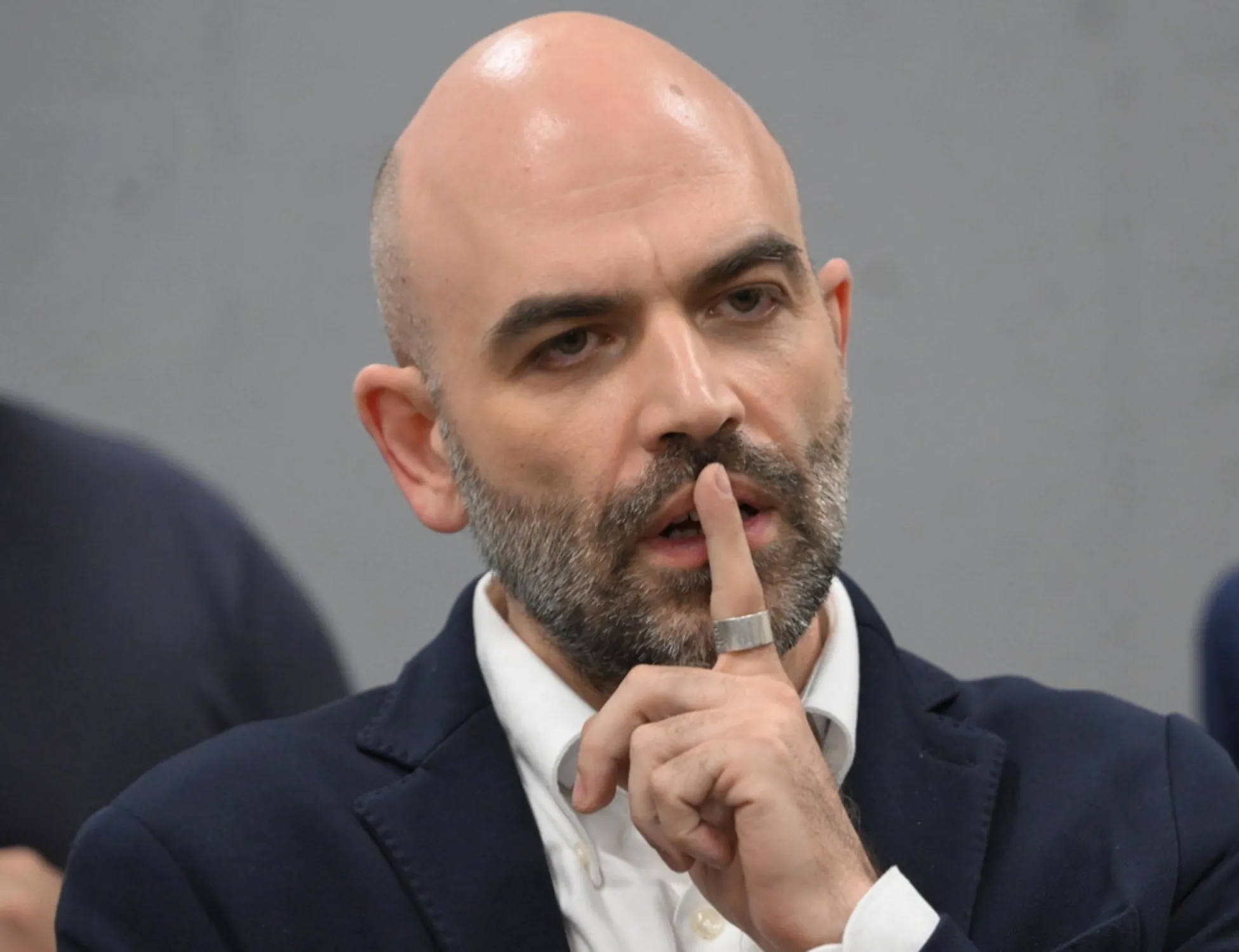 Saviano, ecco chi è la toga che l'ha assolto: cosa scriveva sui social