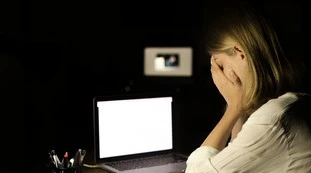 Torino, "io sono il tuo padrone": pausa pranzo cronometrata e violenze, incubo al lavoro per una donna di Torino