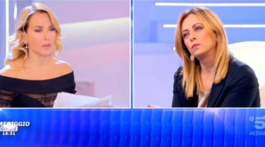 Pomeriggio 5, Giorgia Meloni asfalta Fabio Fazio: "Guadagna milioni e parla di immigrati? Sotto casa..."