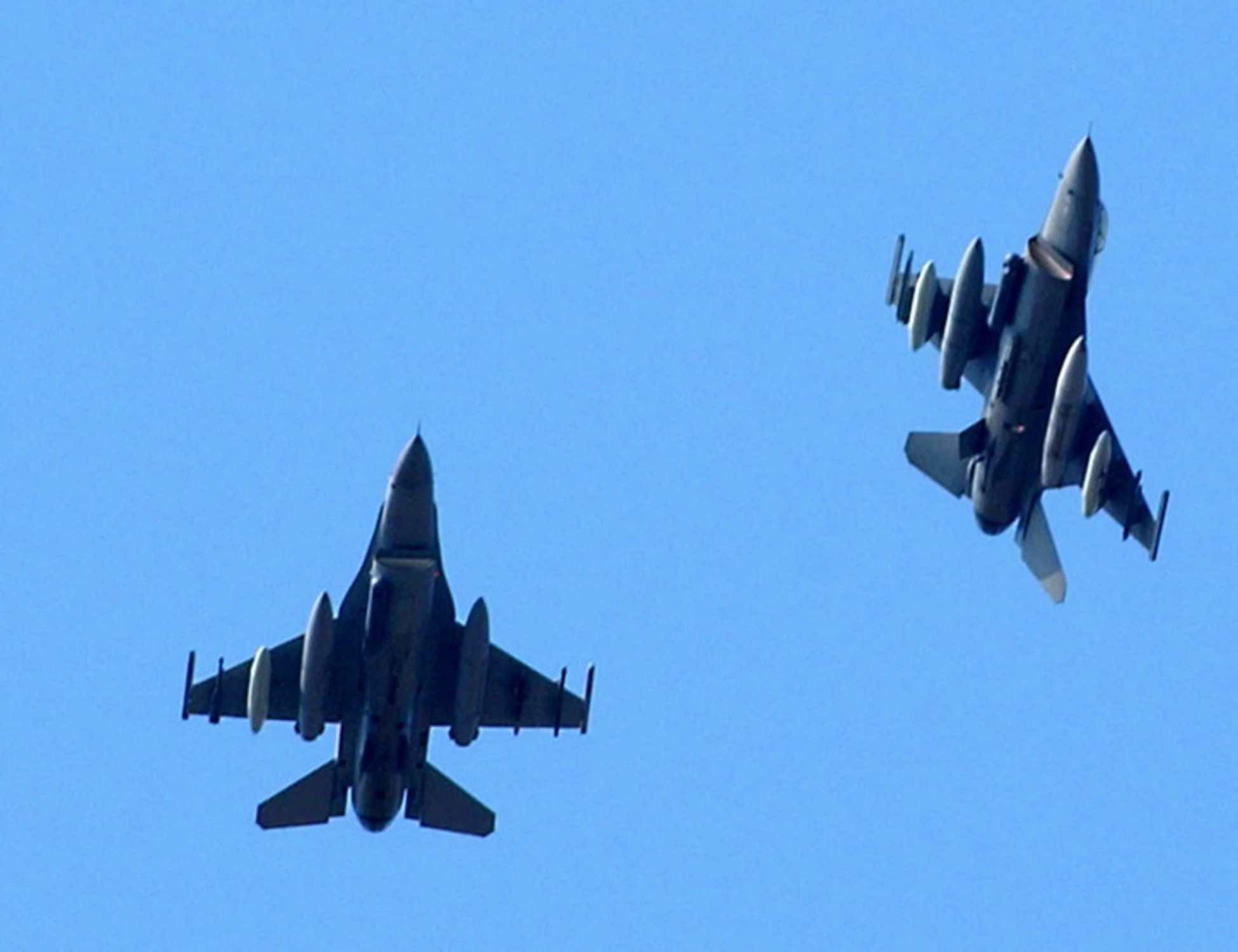 Nato, arei-spia sui cieli di Mosca: senza precedenti