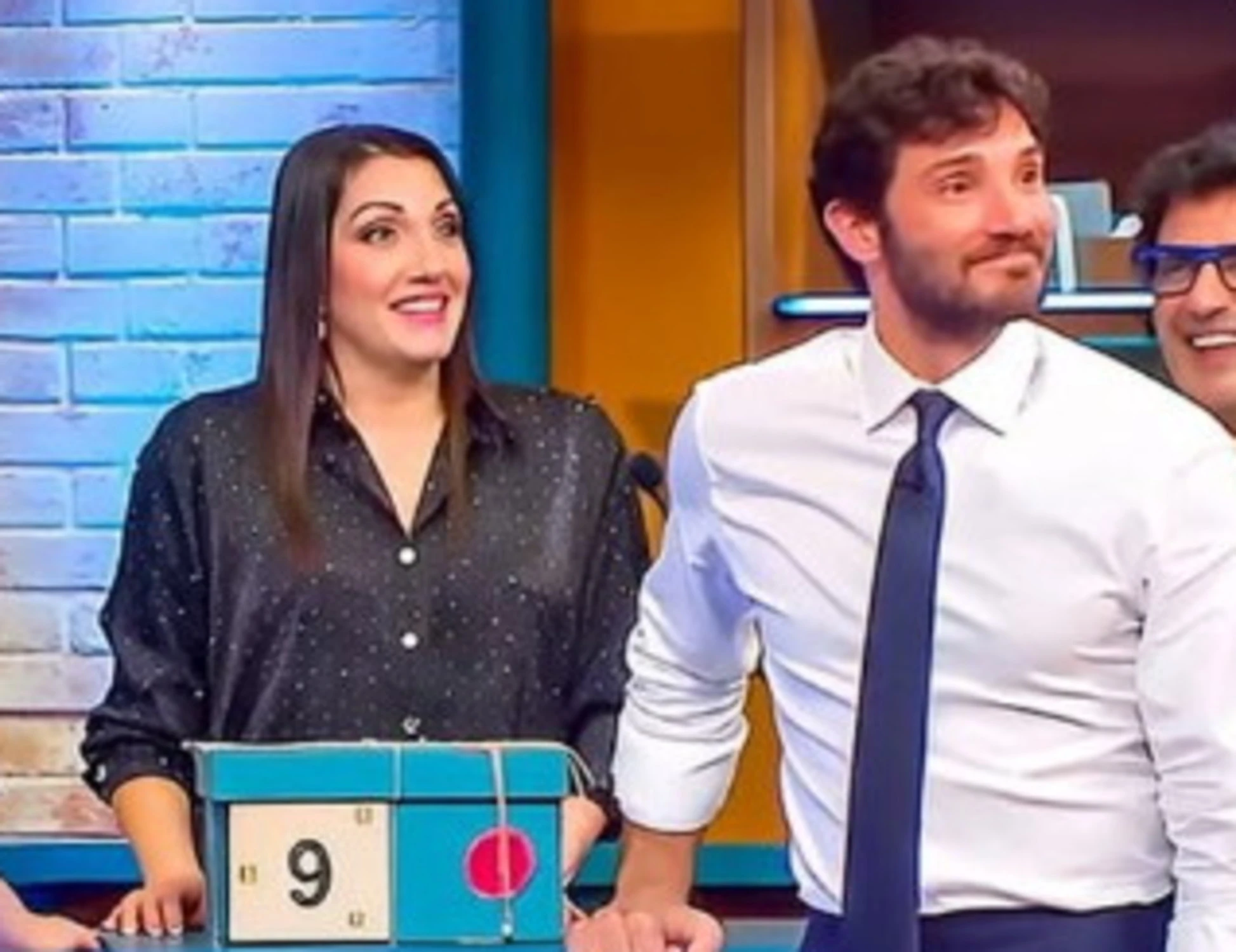 Affari tuoi, puntata dimezzata? Clamoroso: cosa si scopre la mattina dopo