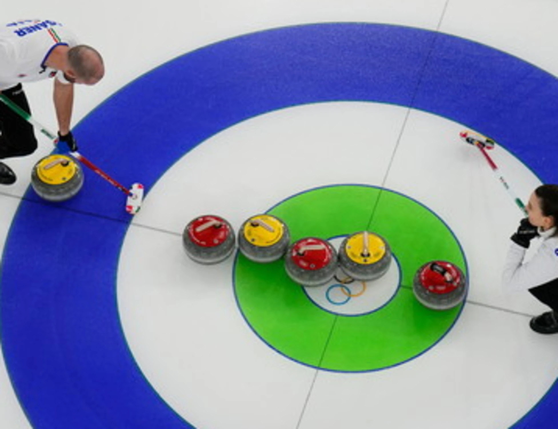 Milano-Cortina, la cronaca della giornata: curling, Italia-Usa 8-9: nordamericani in finale