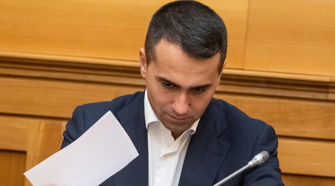 Luigi Di Maio si umilia da solo: "Sarebbe accanimento terapeutico"