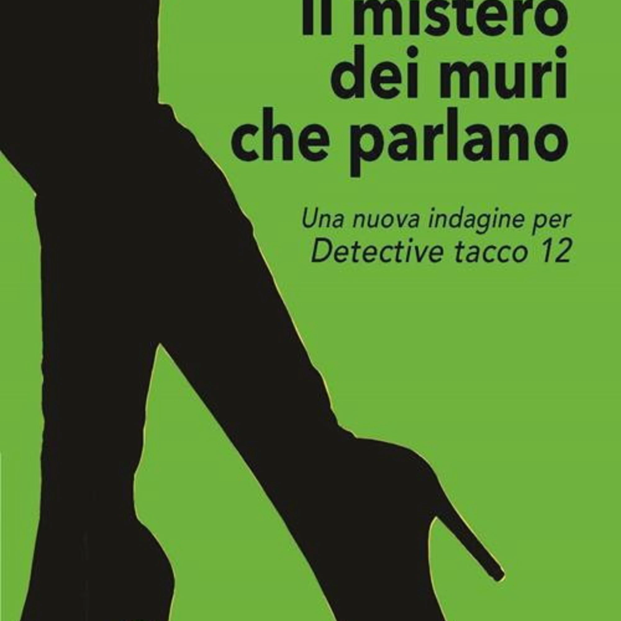 La detective con tacco 12 che dialoga col crocifisso