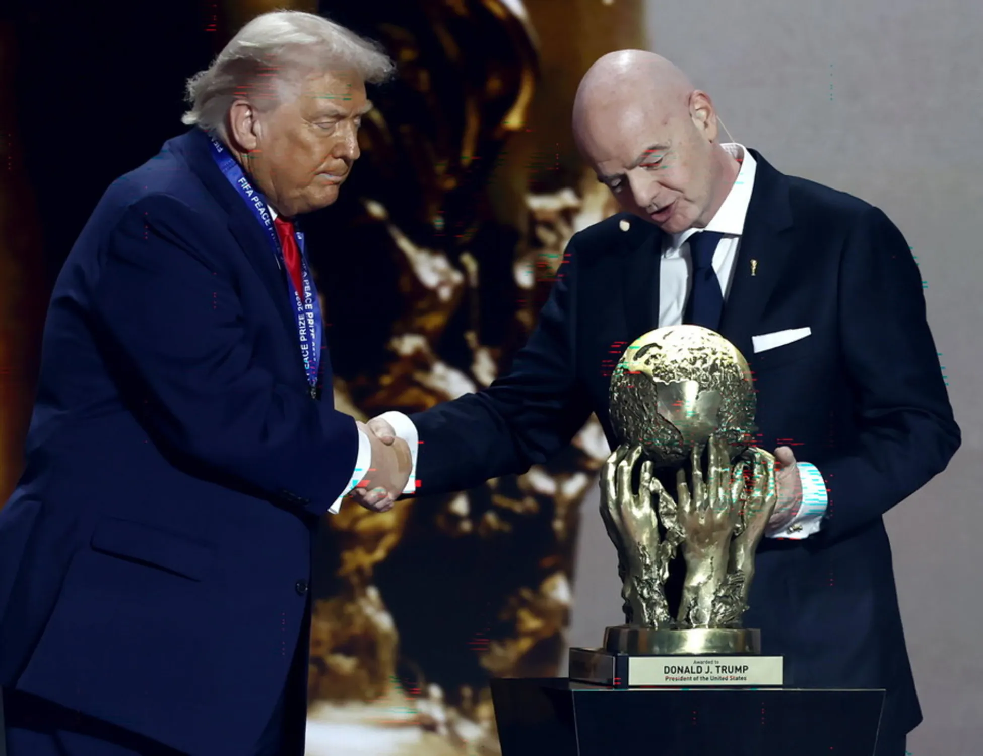 "Mondiali fascisti!": si parte e "Repubblica" già delira
