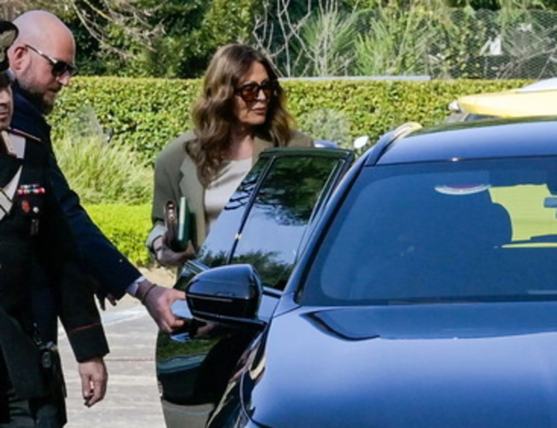 Leggi l'articolo: Prima la caccia al colpevole, poi...Santanchè, le ultime ore