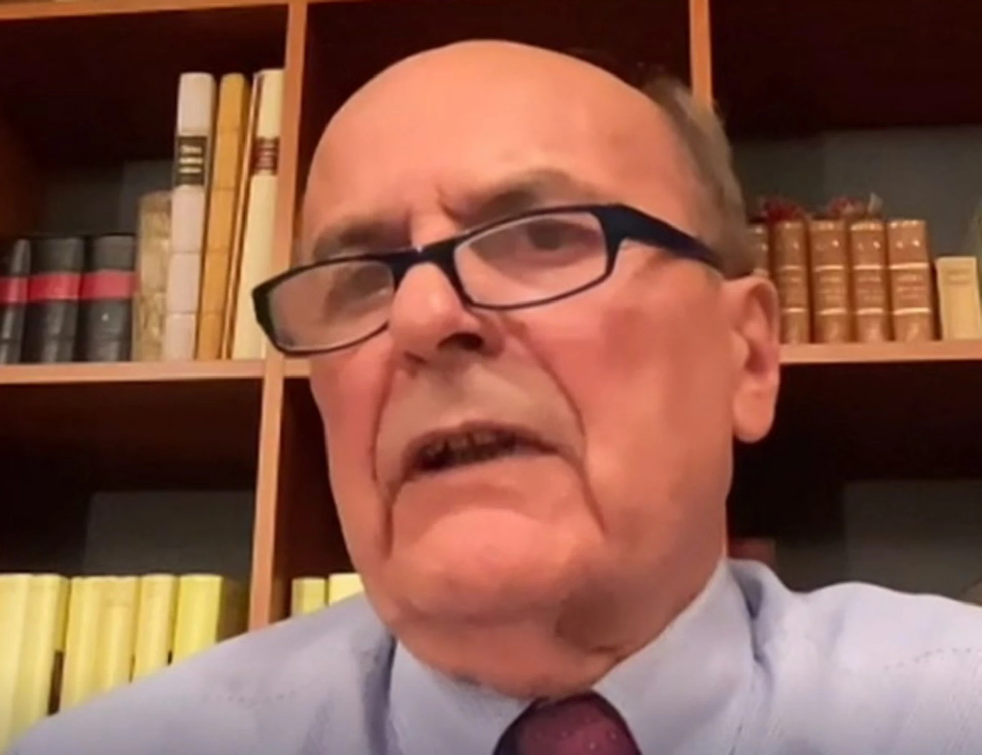 &quot;Per baciarlo in quel posto&quot;: Bersani insulta Lollobrigida