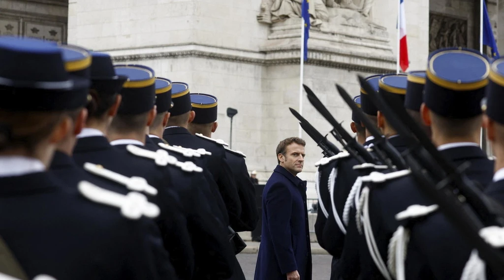 Meloni, Nekam esalta il premier e asfalta Macron: "Cosa fa la Francia"