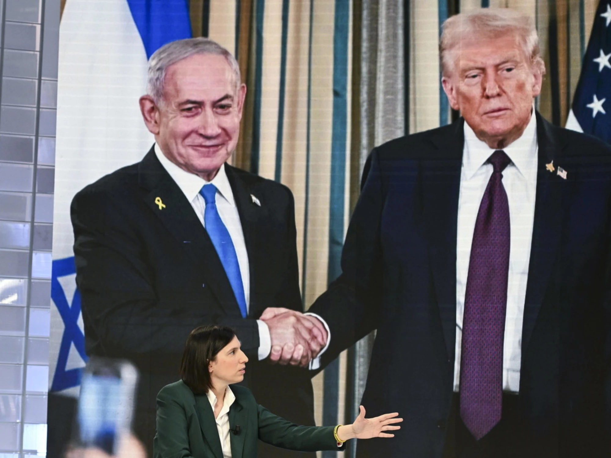 Donald Trump, telefonata di fuoco a Netanyahu: "Sei completamente pazzo, che ca*** fai?"
