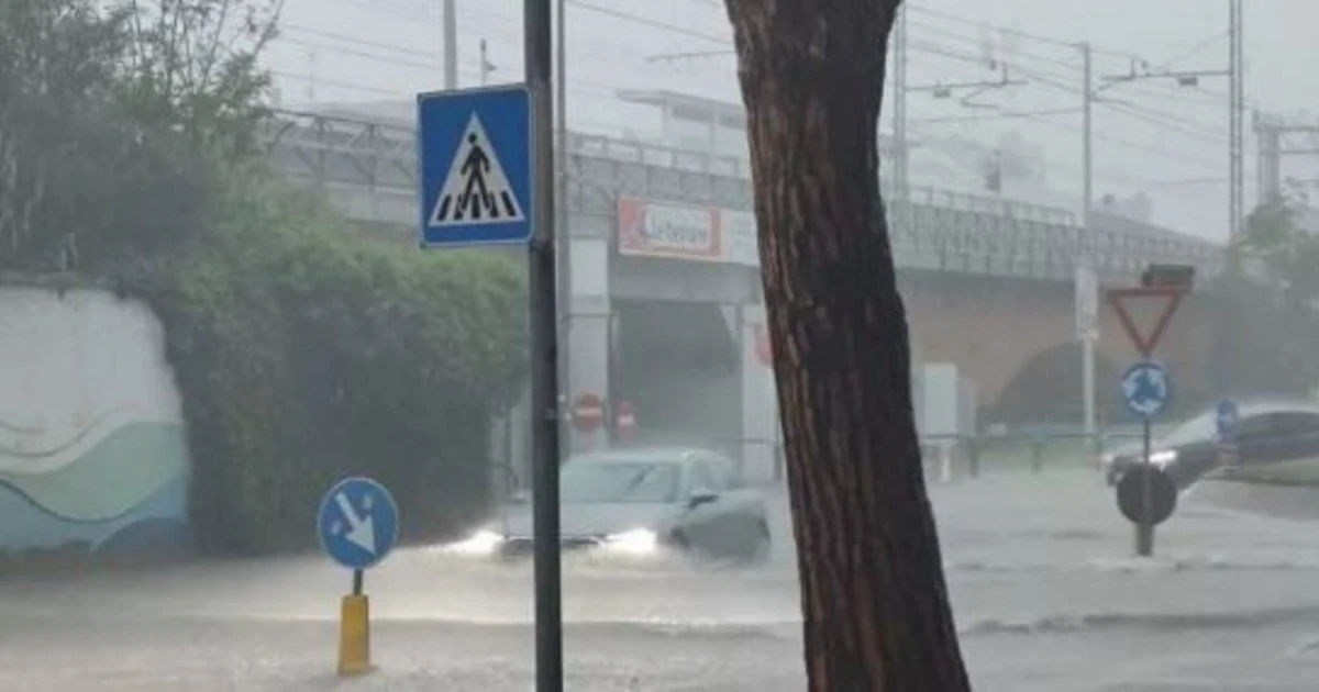 Meteo, allerta rossa: "Alluvione lampo", chi sta per essere travolto