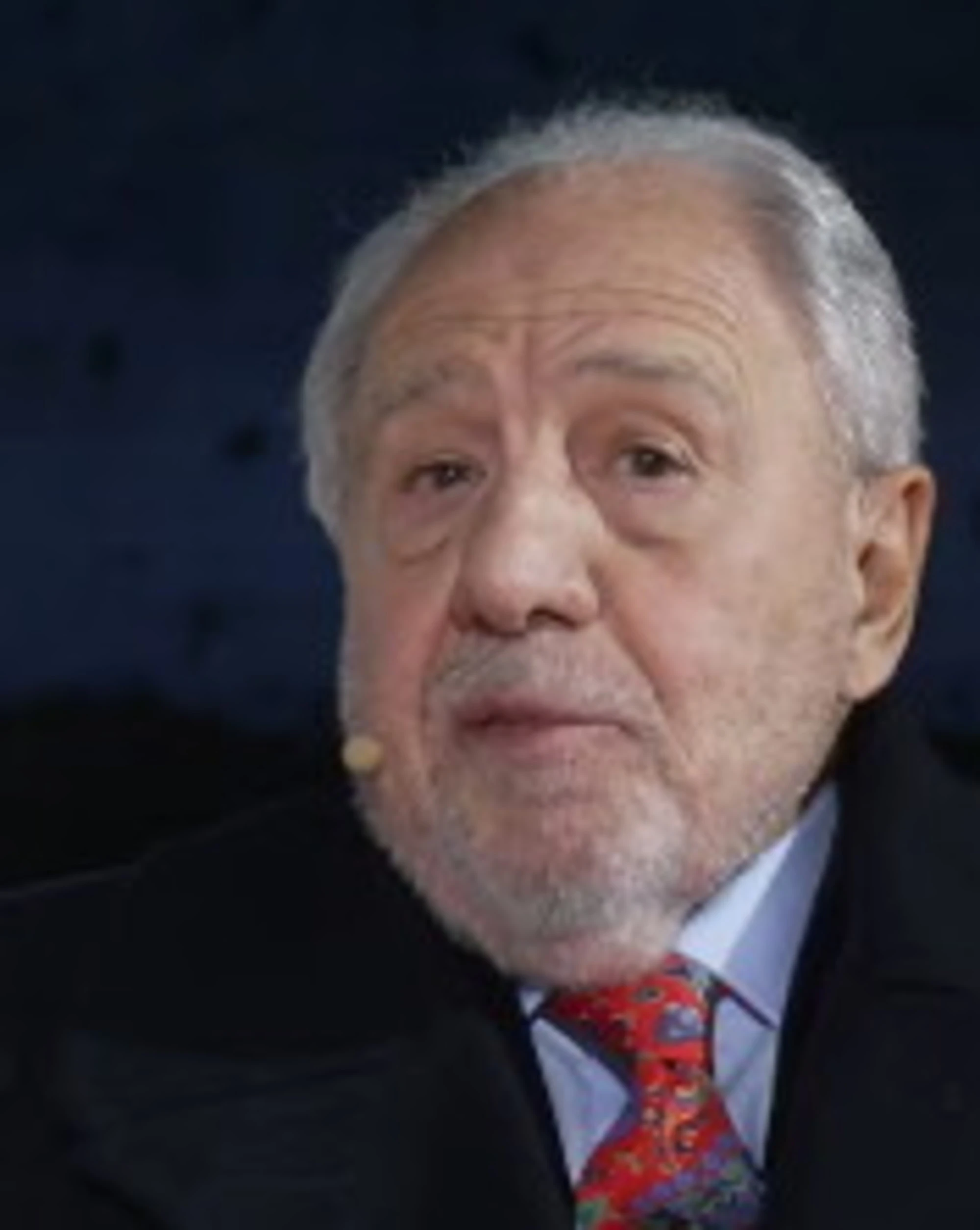 Re Carlo, bomba di Caprarica sul suo matrimonio: "Almeno in tre"