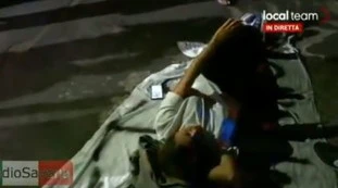 Lampedusa, gli italiani protestano contro i migranti: sgomberati dalla Polizia. Il video choc: "La Lamorgese si deve dimettere"