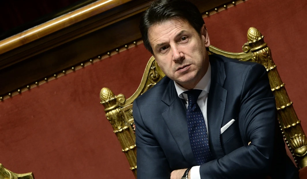 Giuseppe Conte si impone sulla manovra, indiscrezione di Bloomberg: "Deficit al 2%"