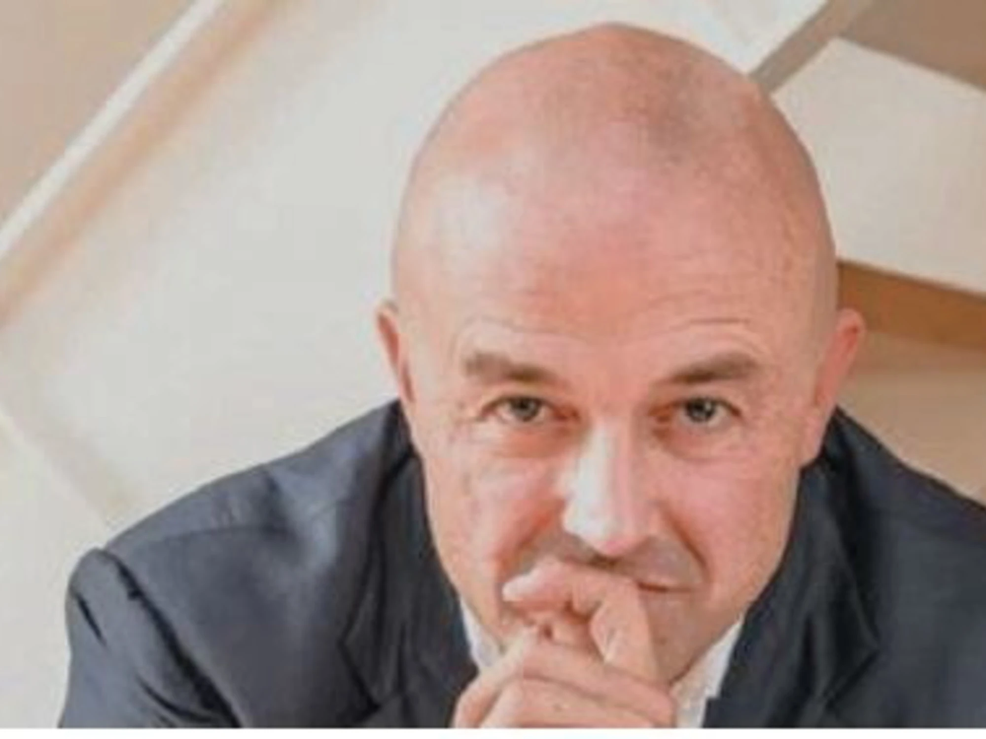 Gianluigi Nuzzi: "Dalla piazza con papà allo scoop su Garlasco: io, rigoroso entusiasta"