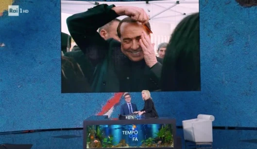 Che tempo che fa, fucilata di Luciana Littizzetto a Silvio Berlusconi: come gli dà del vecchio