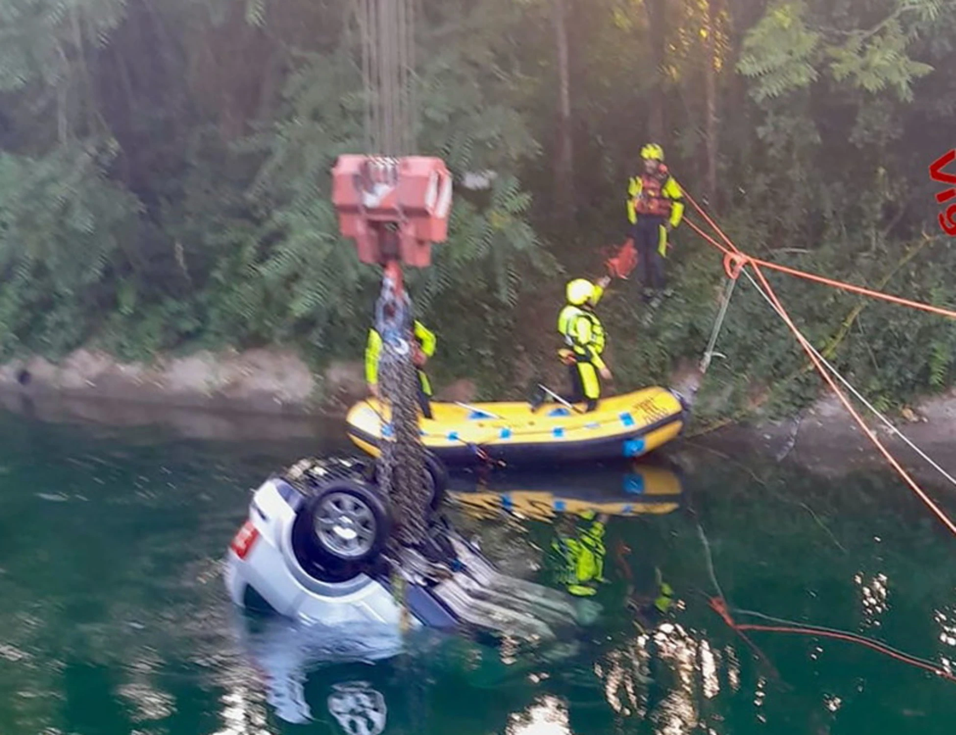 Senago, "gli urlavamo di rallentare": cos'è successo prima del volo in acqua, racconti choc