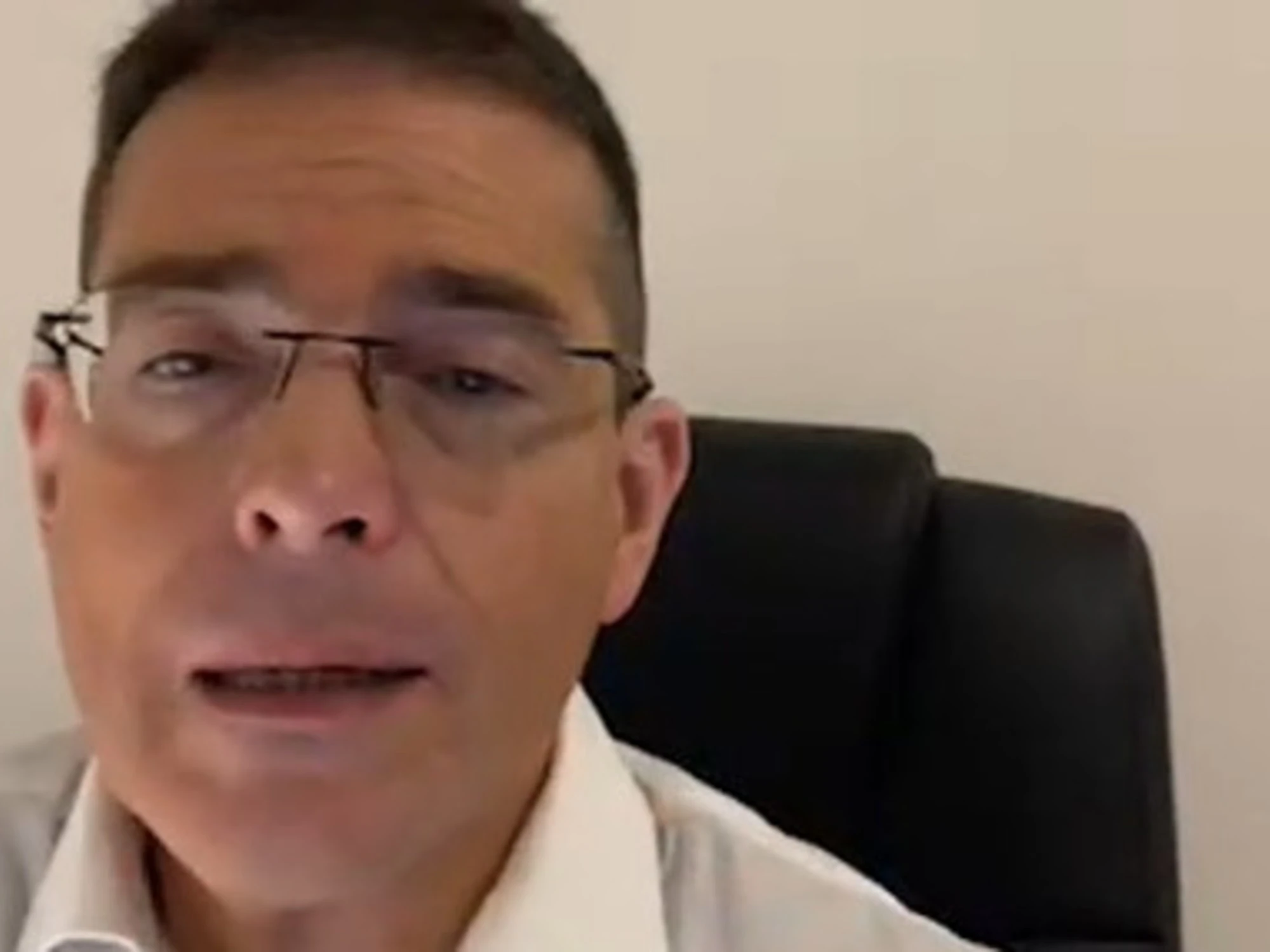 Daniele Capezzone infilza Repubblica: "Paesi sicuri? Nascosti a pagina 22..."