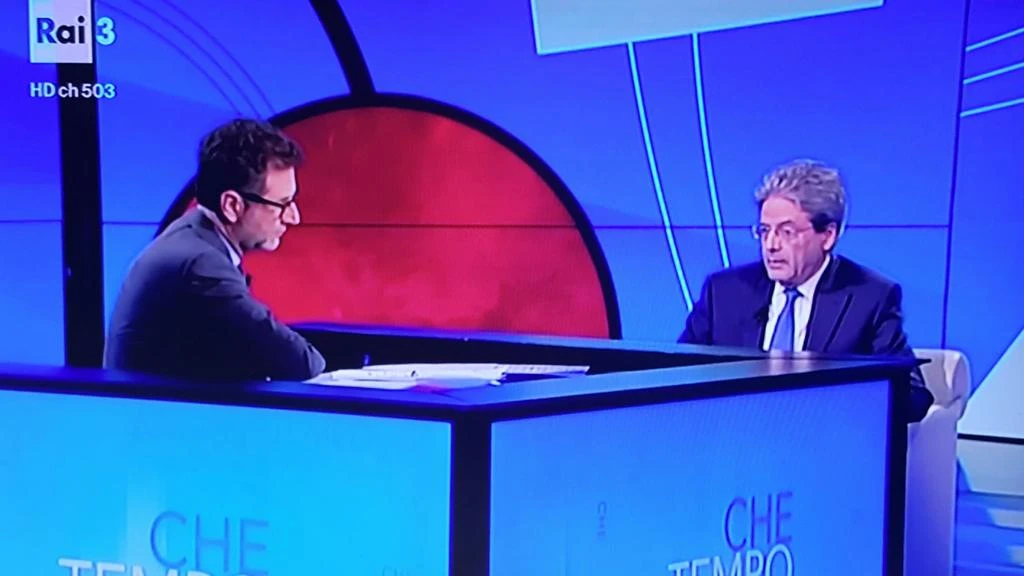 Fabio Fazio, scandalo a Che tempo che fa: ospita Paolo Gentiloni, così riesce ad aggirare la par-condicio