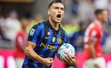 Inter, Lautaro completa la rimonta a San Siro: Napoli sconfitto 3 a 2