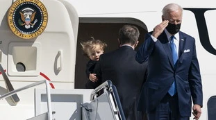 Joe Biden, "in vacanza durante la guerra": una figuraccia mondiale