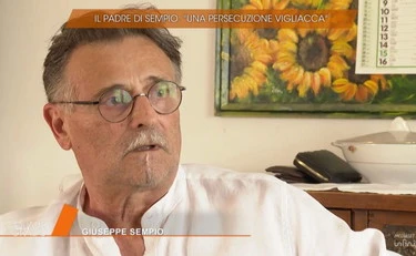 https://media.liberoquotidiano.it/mA7xQ_QPUG38flfO9Gllpzql6_XU3d3LpyfmRRFZaS8/width:800/quality:90/aW1hZ2VzLzIwMjUvMTAvMTUvMDM0OTE1NDAzLTExMWQ3ZjY2LTAwODUtNDQ3Yi04NThhLTViZTgyY2RjM2ZkYy5qcGc.webp