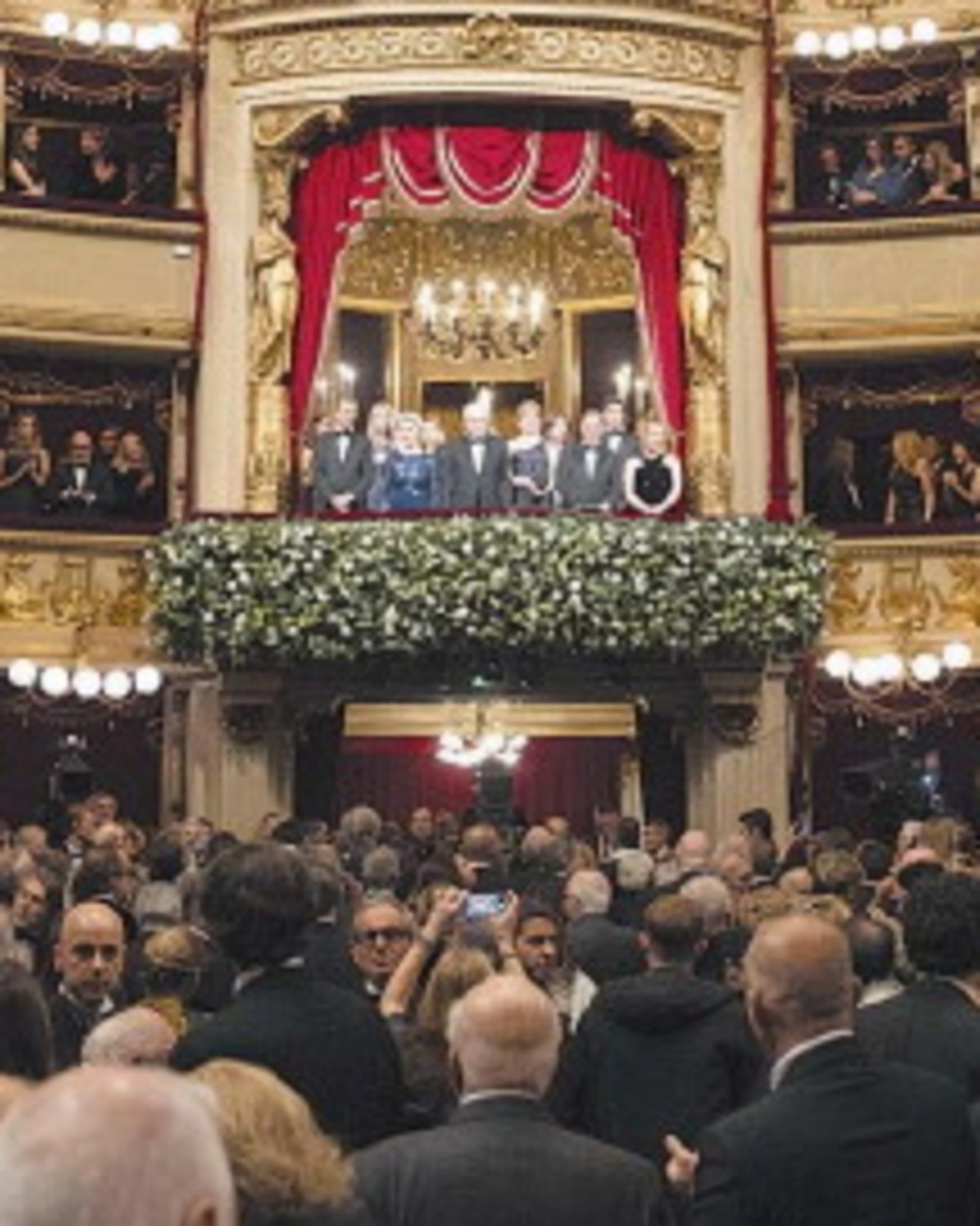 Milano, urlò "Palestina libera" alla Scala: maschera licenziata  