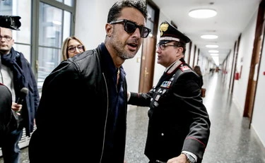 Fabrizio Corona interrogato in procura, lo show contro Signorini