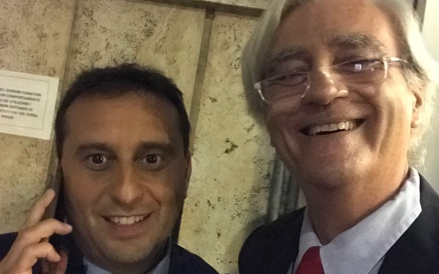 Antonio Maria Rinaldi sfotte David Parenzo: "Vorrei fare un giretto a Londra con quel saltimbanco stasera"