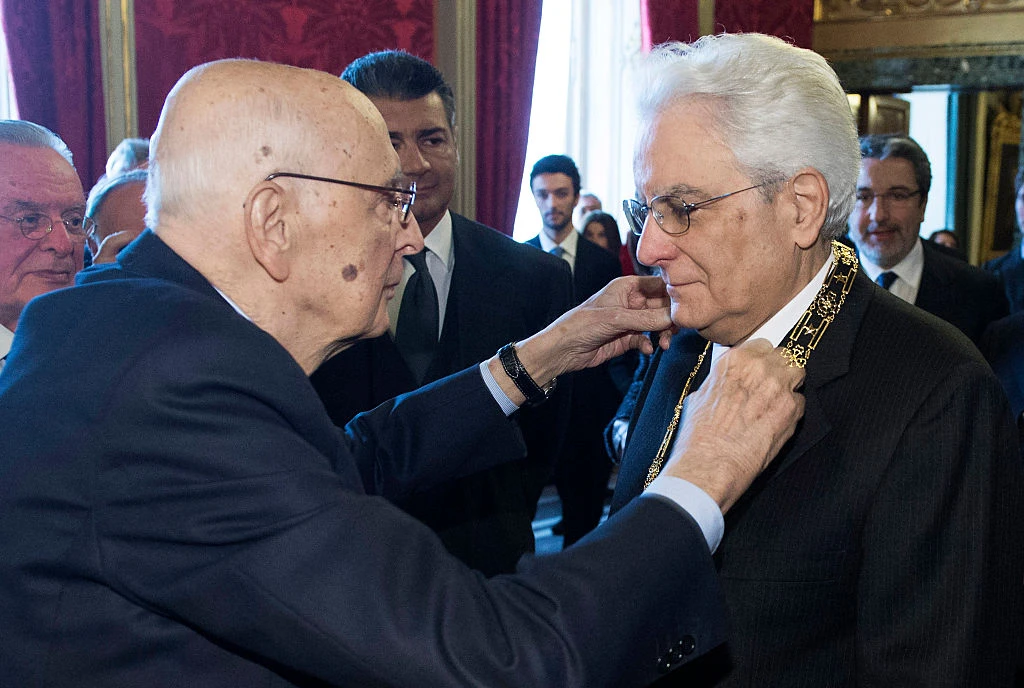 Giorgio Napolitano, il retroscena di Minzolini: "Sorpreso" per la reazione di Mattarella con Di Maio