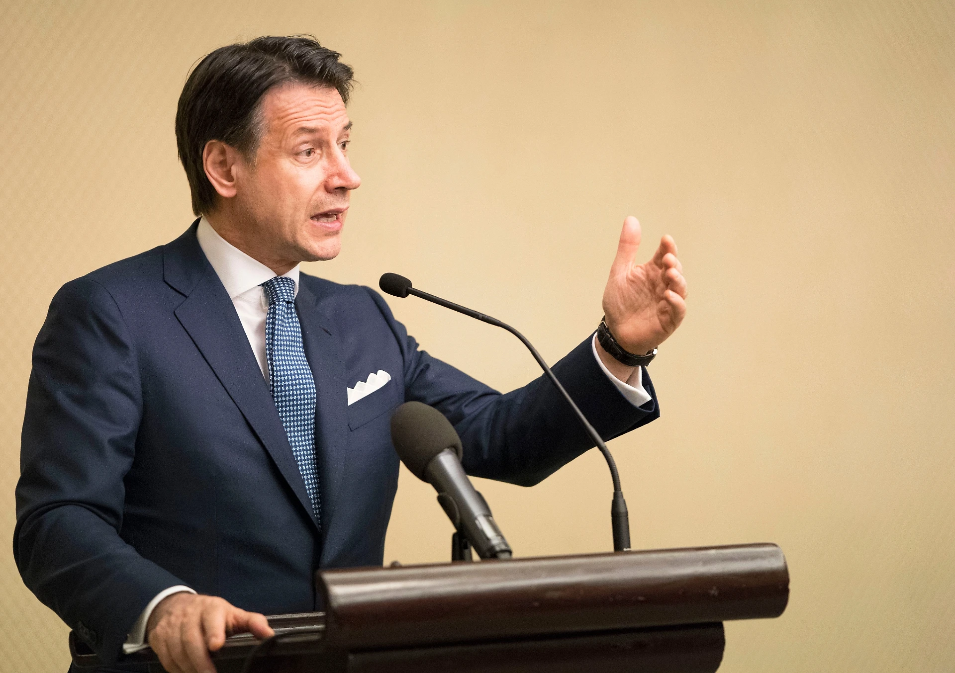 Giuseppe Conte, il giallo sull'incontro per far dimettere Siri: il premier smentito da palazzo Chigi